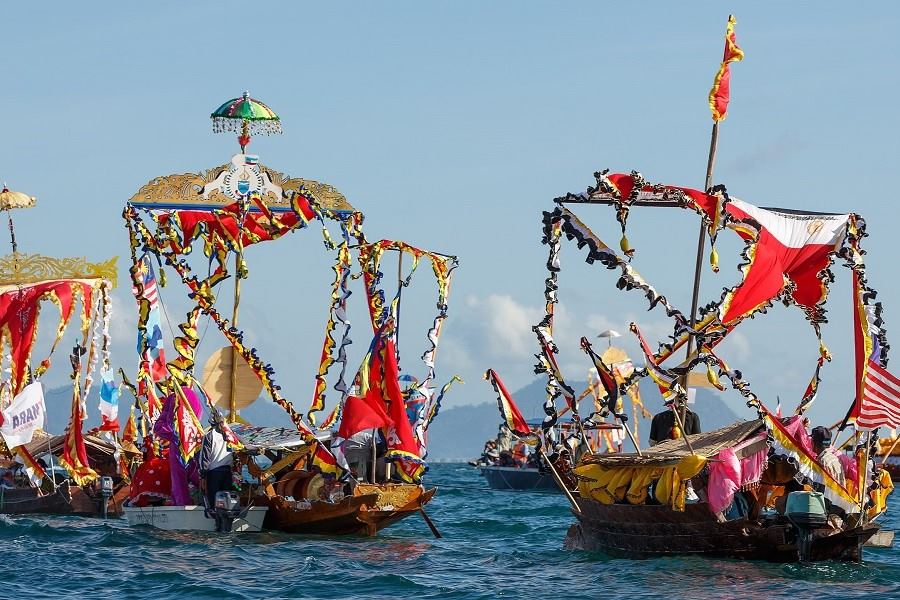 The colorful decorated boats in Regatta Lepa