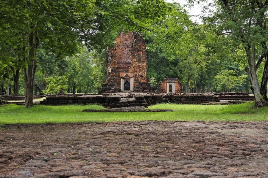 Prang Song Phi Nong Built with bricks and set on the same laterite base