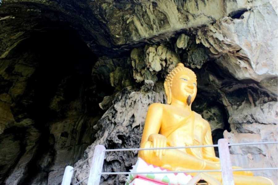 The sacred Buddha statue in Wat Tham Erawan