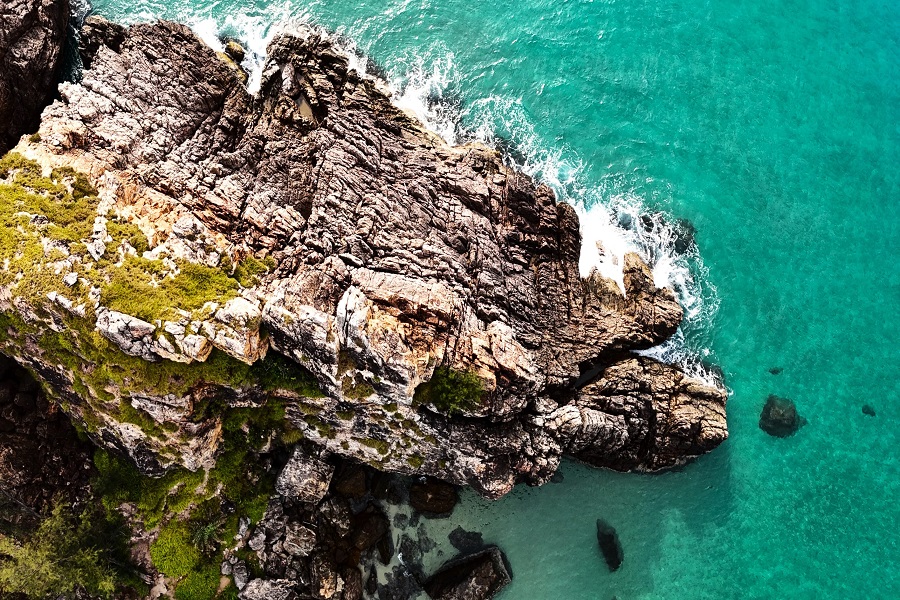 Vi Rong offers more than breathtaking scenery, it holds a legend passed down through the ages