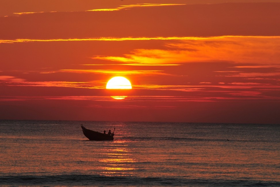 Beautiful sunset view at My Khe Beach. Source: Global Travel