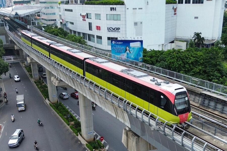 Hanoi Metro is a quick, clean, and inexpensive public transport. Source: Danviet