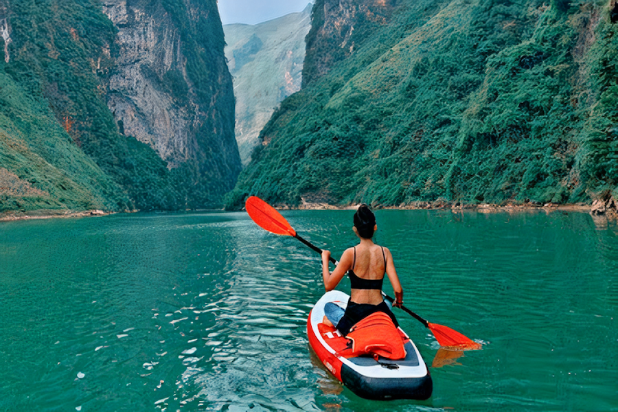 Kayaking is the great idea to do in Nho Que river @klday