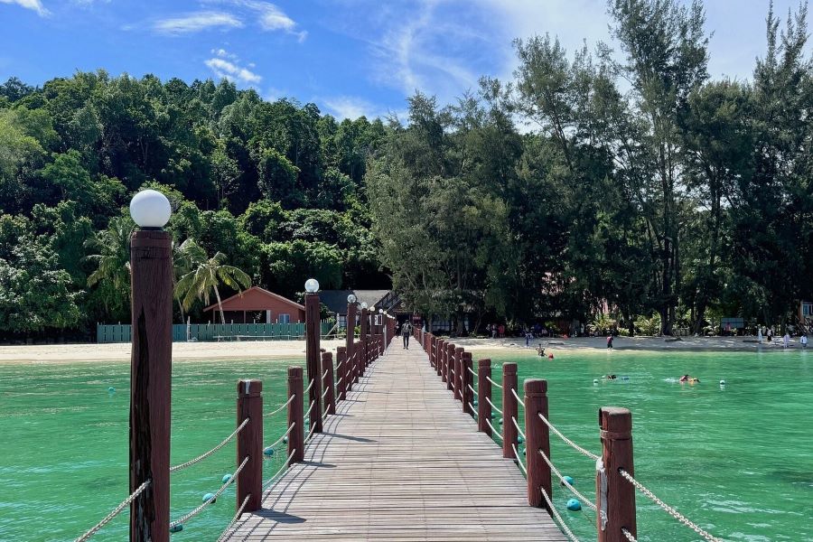 relaxing family vacation in east malaysia