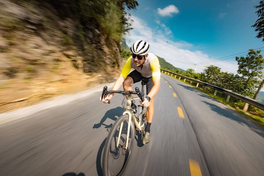 A speed optimized vehicle, but safety measures are necessary. Photo: VeloVietnam