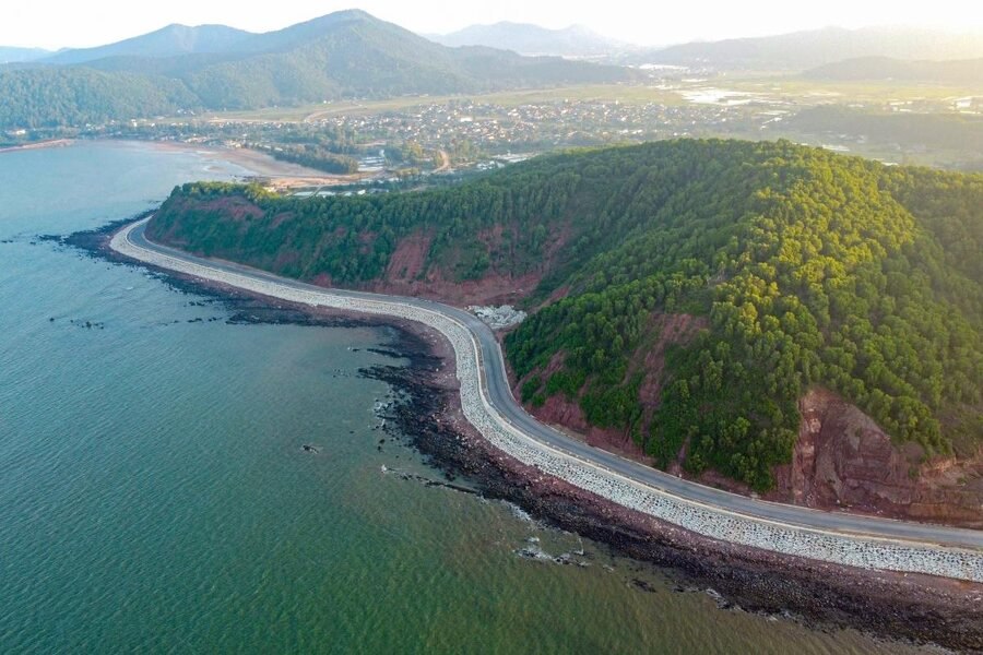 The coastal road running through Nghi Loc District. Photo: VnExpress