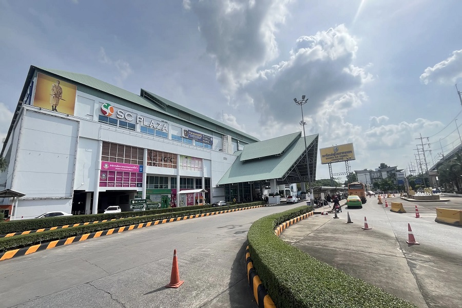 Buses to Vana Nava Water Jungle run from Bangkok’s Southern Bus Terminal