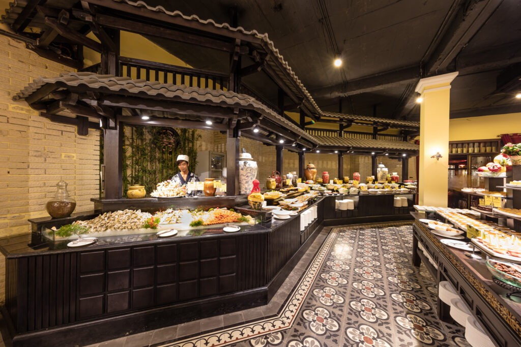 Lotus Buffet Restaurant is a famous restaurant with various dishes in a luxury space. Source: Van phong cong chung Nguyen Hue