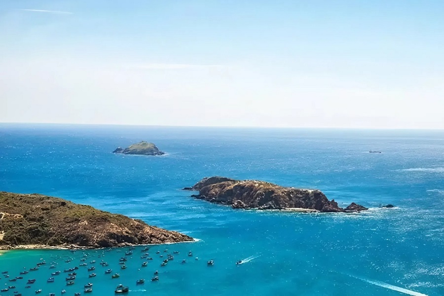 Seo Island stays quite isolated and is accessible only by boat