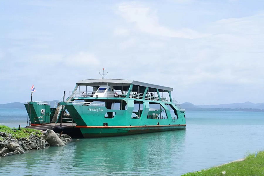 Ferries to Koh Chang Island depart from Centrepoint Pier