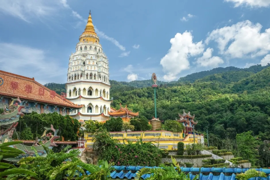 Essential tips for solo travelers in Malaysia