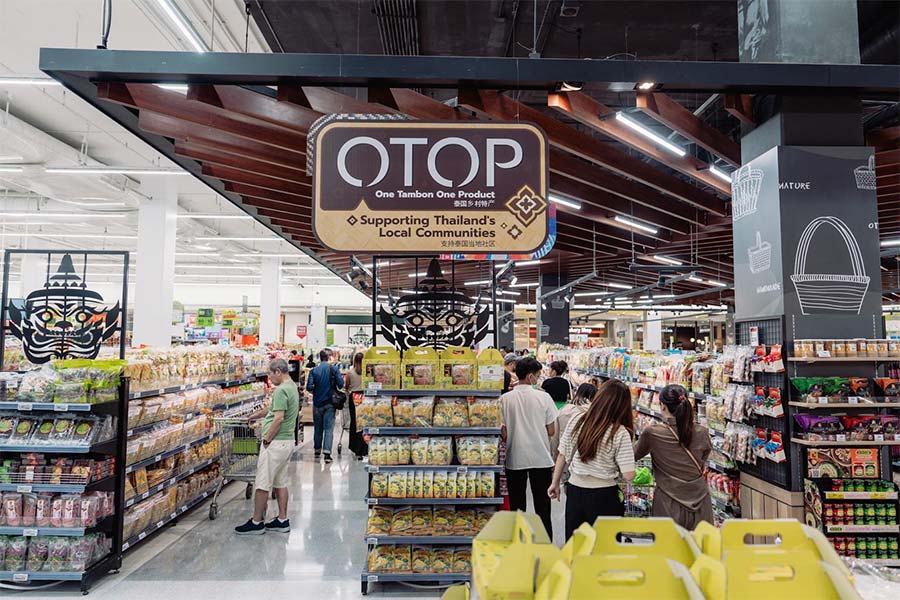 A shopping scene in a Thai supermarket 