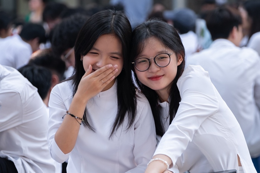 High school girls are encouraged to wear ao dai to school. Photo: CafeF