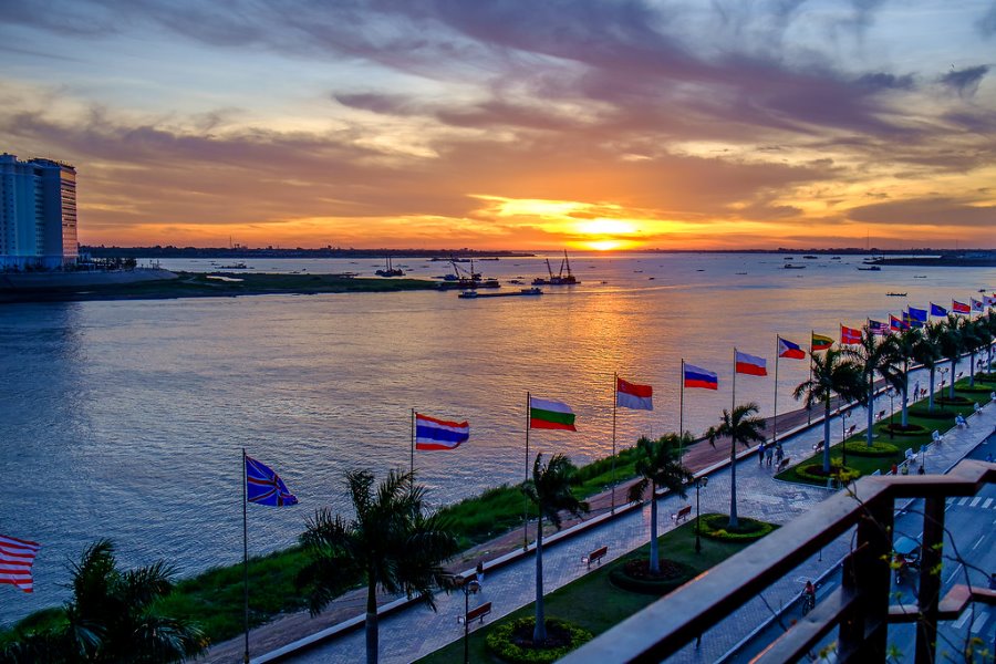 Sunrise at Mekong River in Phnom Penh