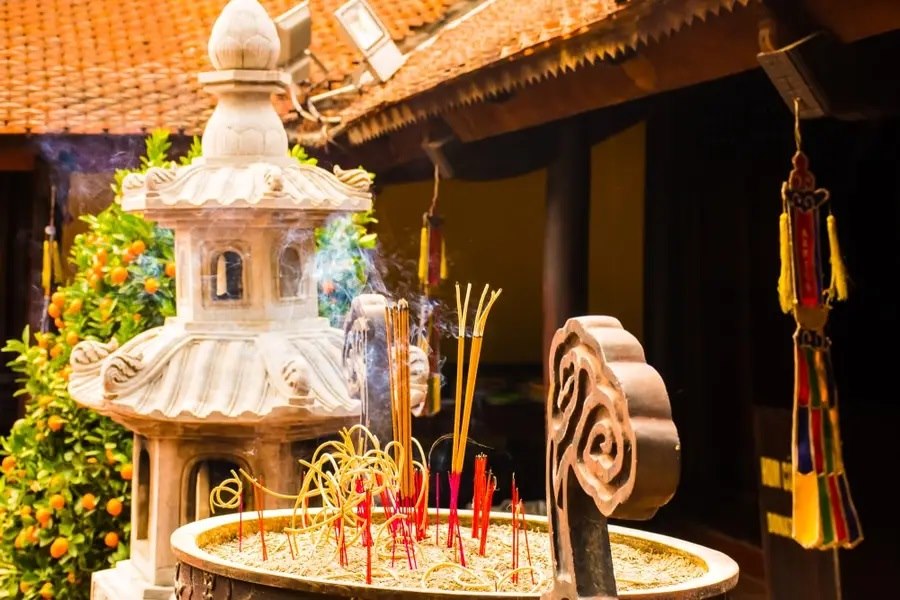 Tran Quoc Pagoda still retains its ancient and solemn look