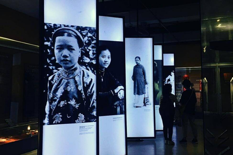 Enjoying the multimedia documentary screening is a modern highlight. Source: iVIVU