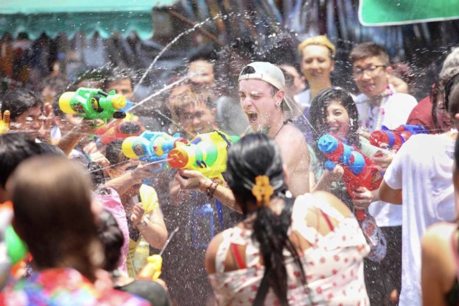 Water splashing is the most energetic activity that will give you happy moments. Source: Booking.com