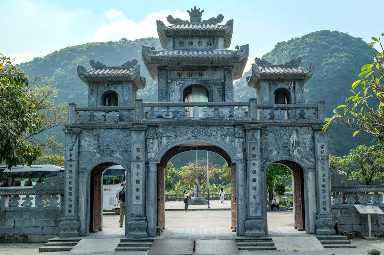 Thai Vi Temple in Tam Coc - Bich Dong complex