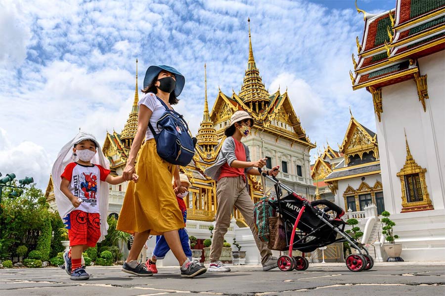 Chinese tourists in Thailand 