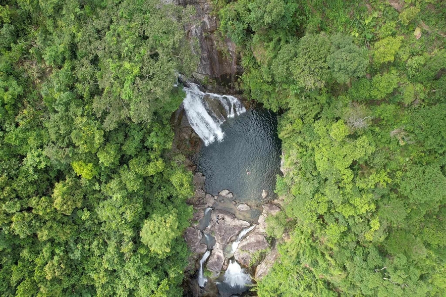 Discovering the beauty of Khe Van Waterfall is irresistible. Source: golden coco hotel
