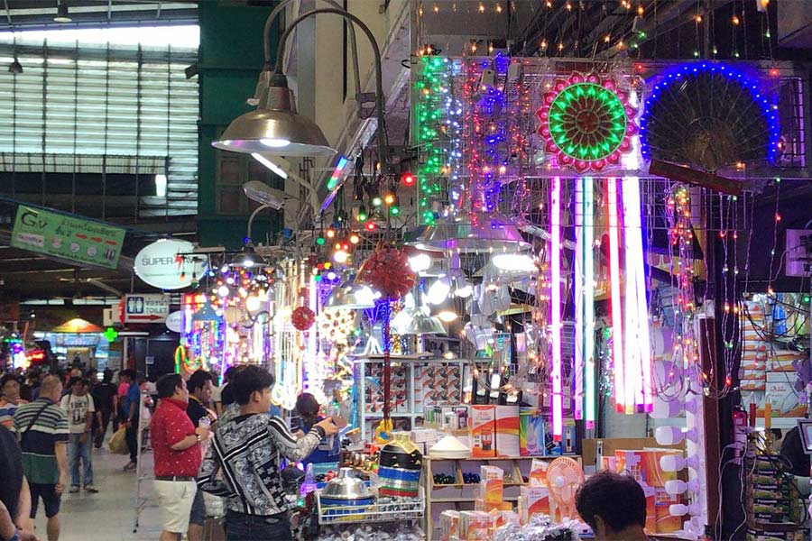 A colourful shop in Khlong Thom Market