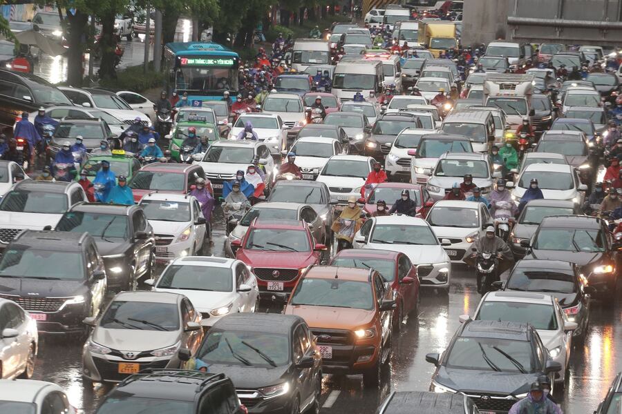 Traffic jams are unavoidable during rush hour when everyone is out and about. Photo: Thanh Nien