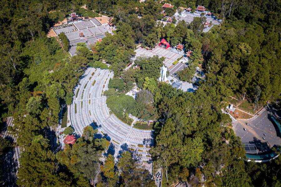 Panoramic view of Truong Son National Military Cemetery. Photo: Nhan Dan Newspapers