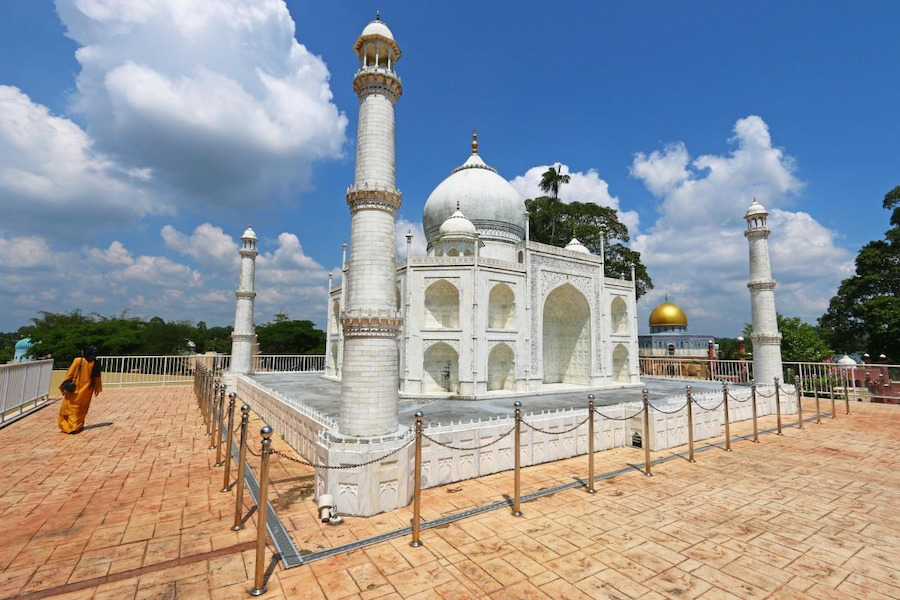 A unique cultural and historical park located in Kuala Terengganu - Photo: viator