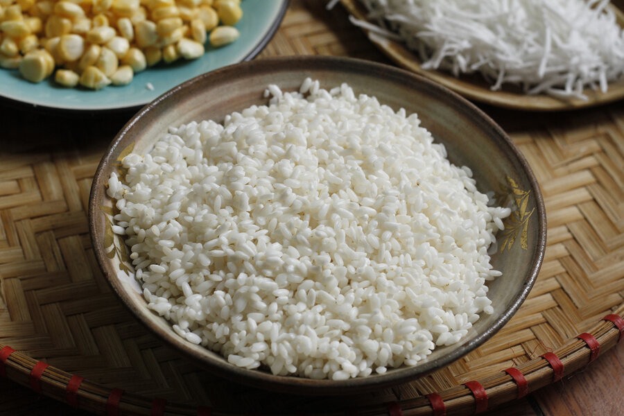 Tu Le sticky rice is jade white and has a distinctive aroma. Photo: Quoc Huy Food