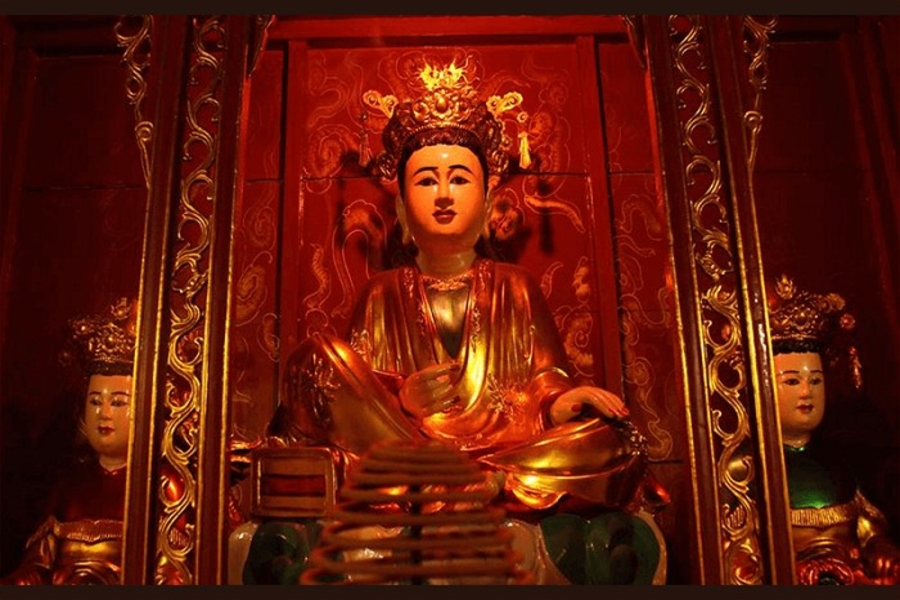The statue of Mother Lieu Hanh inside the shrine. Source: Vinpearl