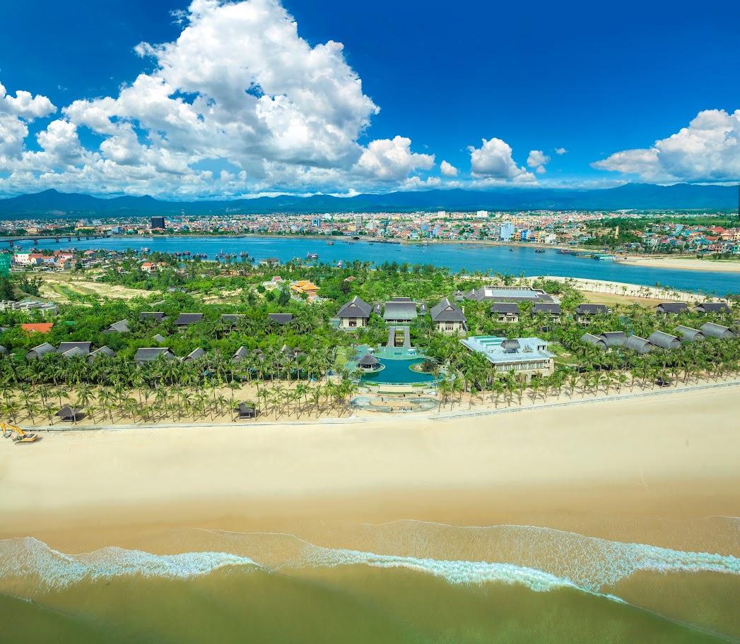 Nhat Le Beach