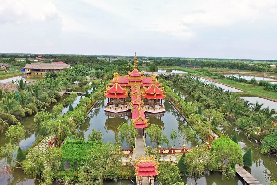 View of Van Phuoc Pagoda from above. Source: Nucuoimekong