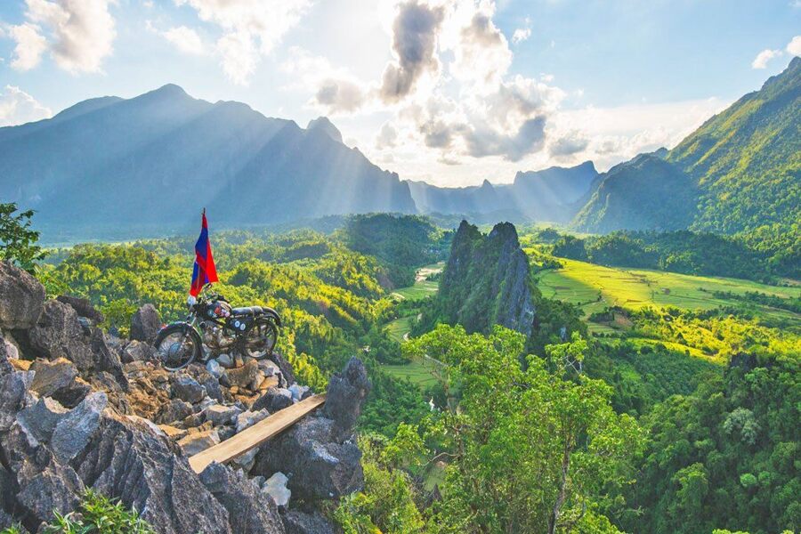 climbing in vang vieng