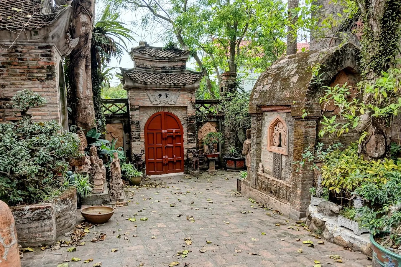 Thanh Chuong's Viet Palace in Hanoi