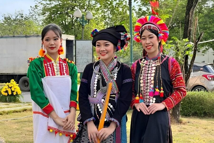 Traditional costumes of ethnic minorities in Vietnam. Photo: VOV