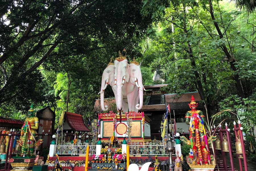 Top highlights in Wat Tham Erawan