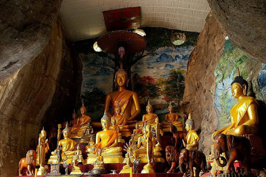 Top highlights in Wat Tham Klong Phen