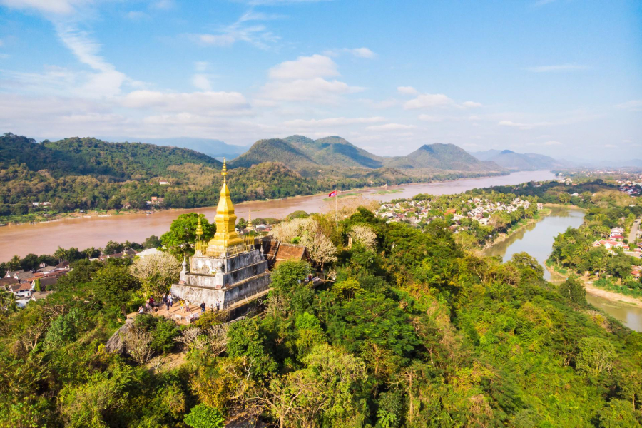 Laos has a tropical climate with warm weather. Source: Sunheron 