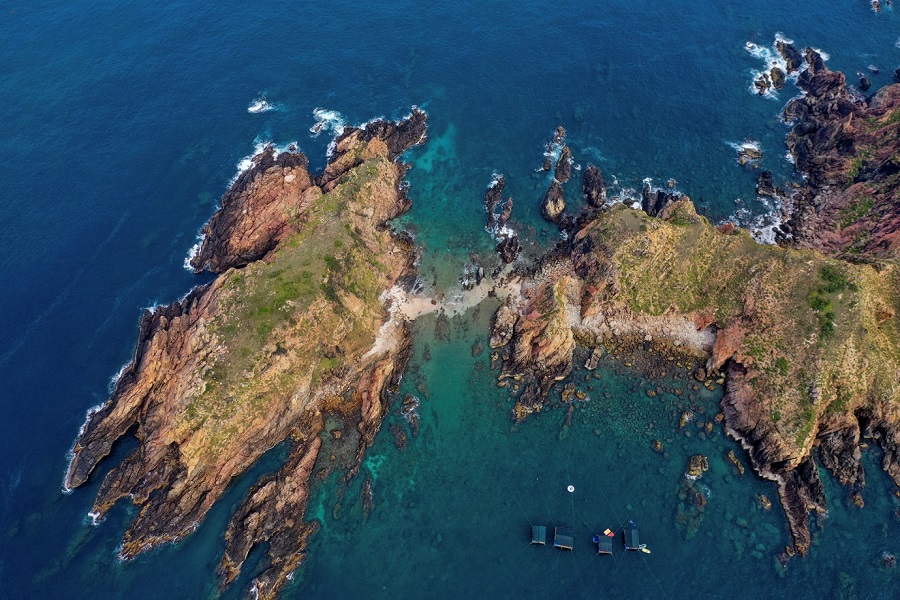 Dry season is an ideal time to visit Seo Island