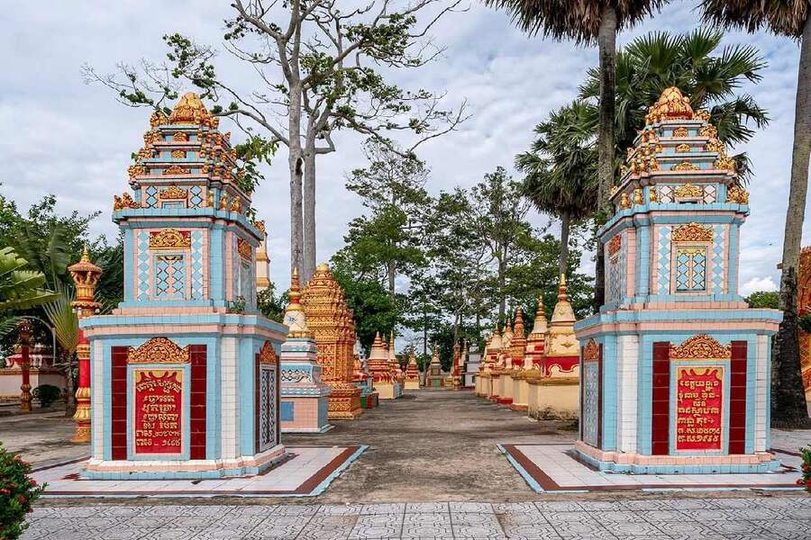 The tomb tower is next to the Main Hall of Xiem Can Pagoda