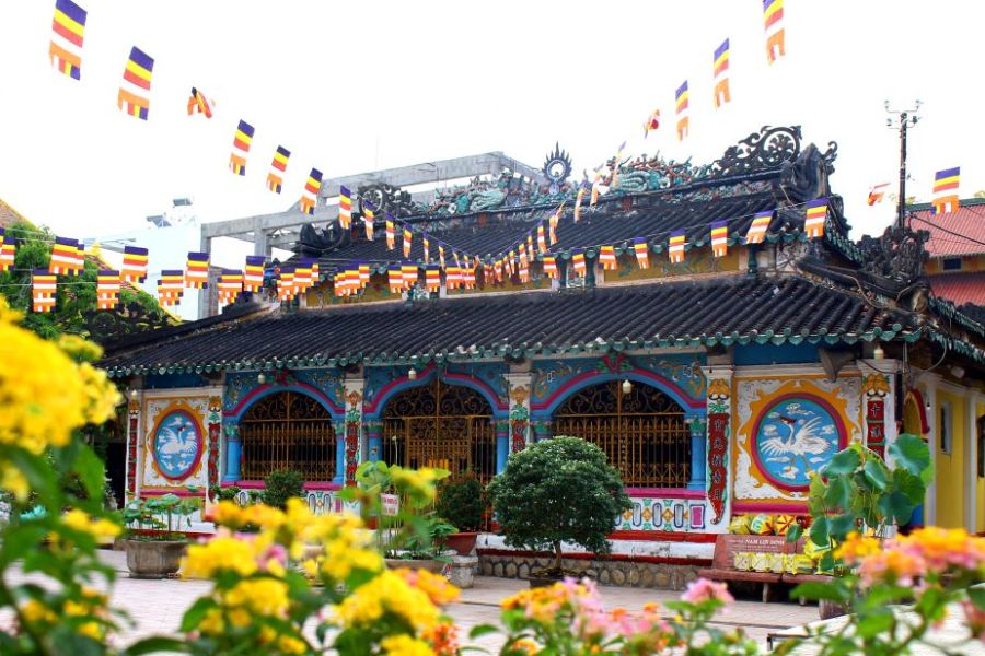 Getting to Phuoc Hung Pagoda. 