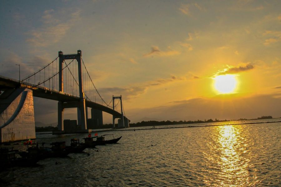Thuan Phuoc Bridge – The “Silver Comb” of the City at Dusk