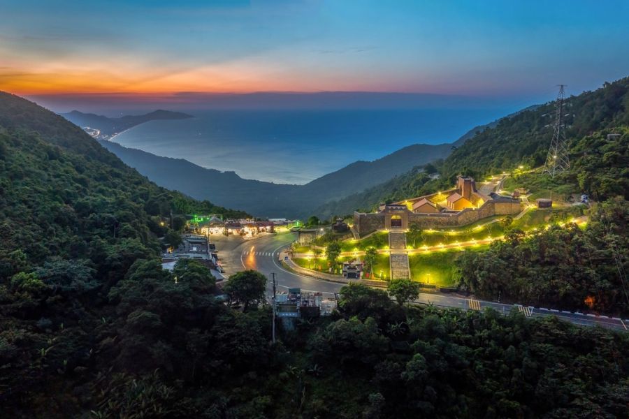 Hai Van Pass – Sunset Suspended Between Sky and Earth.