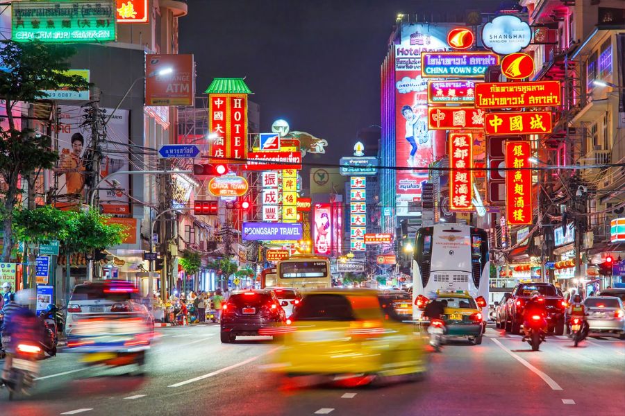 If the Lunar New Year falls in January, you’ll also get to experience colorful celebrations in Chinatown districts across the country—an unforgettable cultural highlight of any Thailand vacation