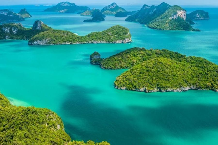 his month is ideal for visiting Thailand’s world-famous islands such as Koh Samui, Koh Tao, Koh Phi Phi, and Koh Lipe. 