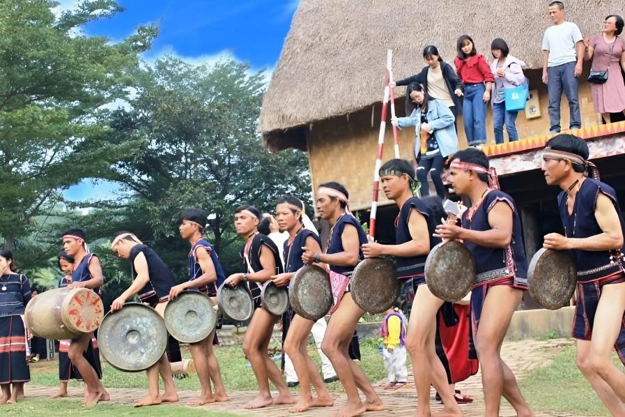 The ethnic on Lang Biang Mountain (Source: Local Vietnam)