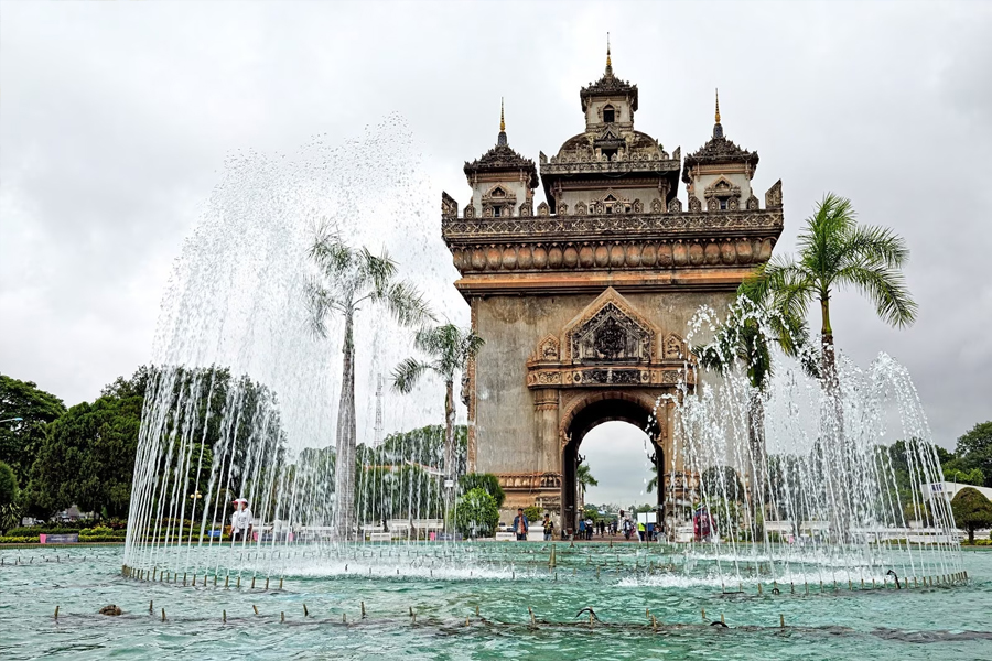 Patuxai Victory Monument, Vientiane