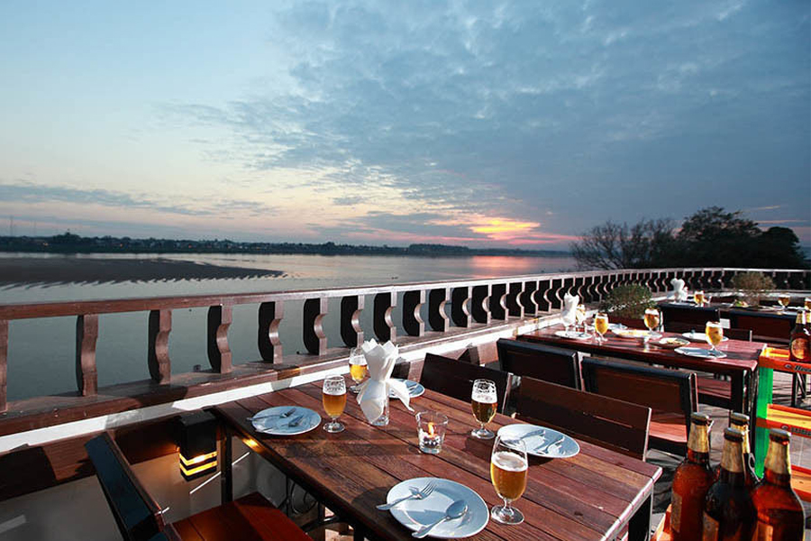 Vientiane Riverside Restaurant