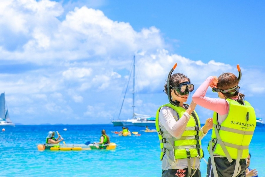 Snokering in Banana Beach with a professional trainer