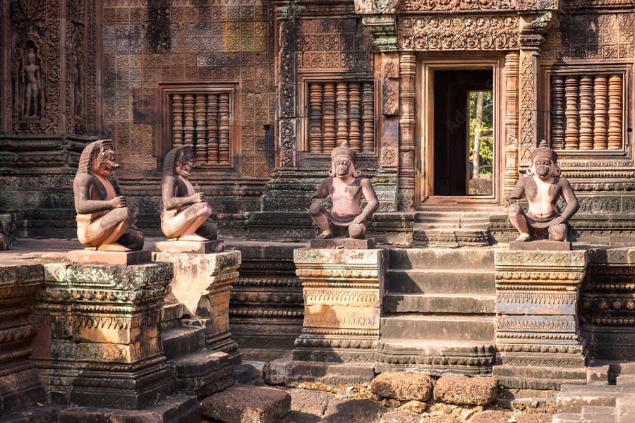 Banteay Srei temple - Statues